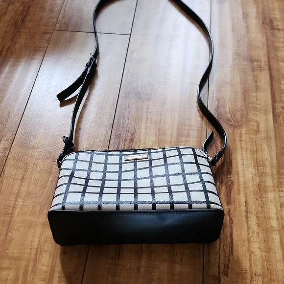 Kate Spade Elegant Checkered Crossbody Bag - Picture 3 of 6